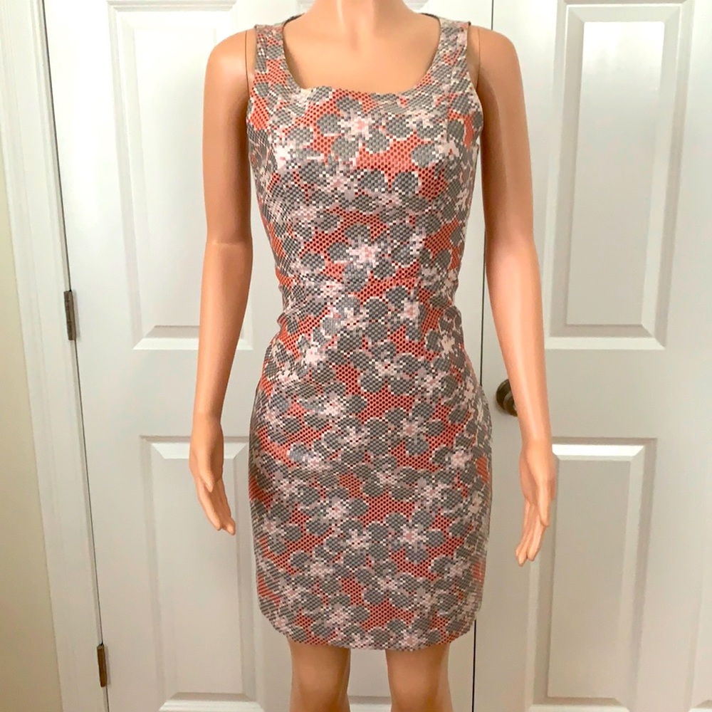 Detailed fitted dress